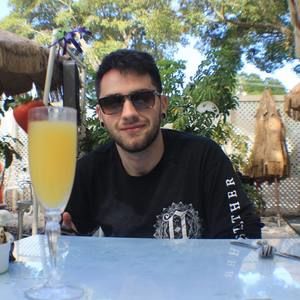 Meet your Posher, Aaron